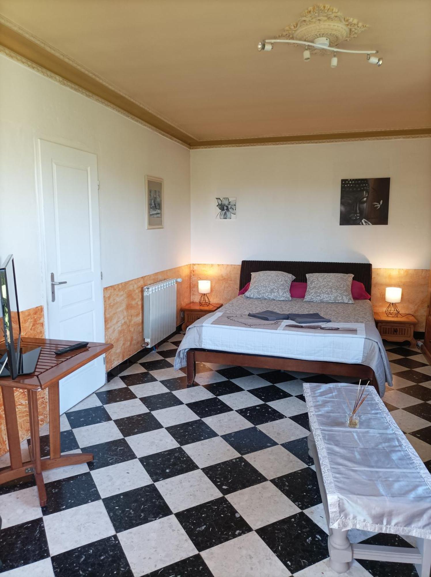 Chambre D'Hotes Les Garrigues Piolenc Exterior foto
